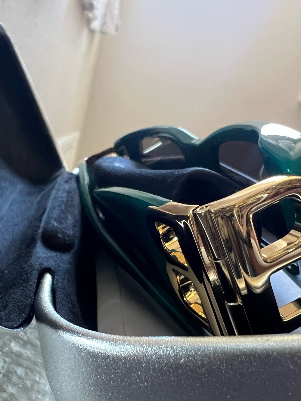 Balenciaga Green Rectangular Sunglasses with Gold BB Logo Accent - Picture 6 of 9